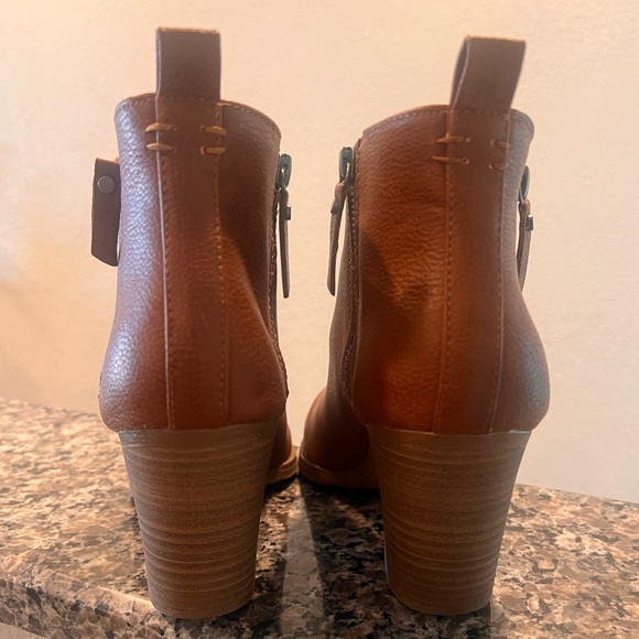 Universal thread brown boots - size 9.5 - Picture 5 of 5